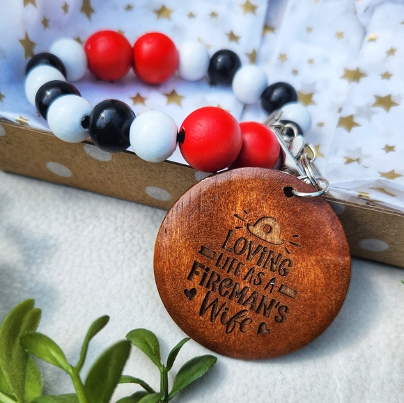 Keychain Wristlet with Laser Engraved Pendant - Loving Life As A Fireman's Wife - Picture 10 of 10